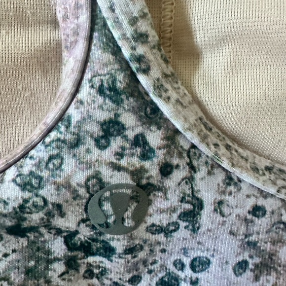 lululemon athletica Women's Abstract Tank Top in Black and Purple- Sz S - Picture 4 of 6